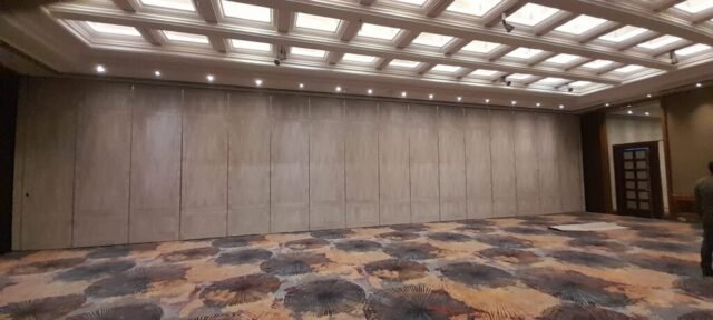 Banquet Hall Partition / wooden sliding partition